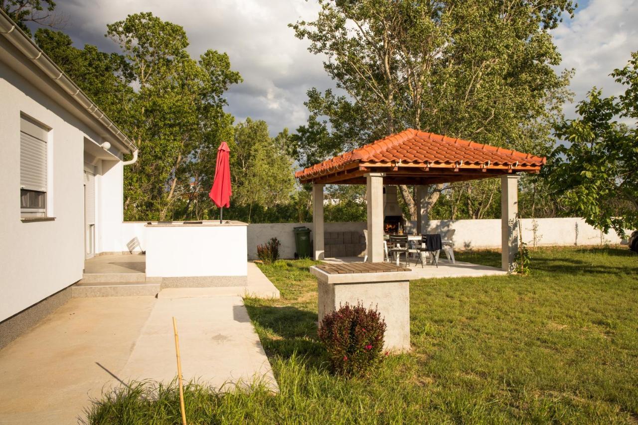 Holiday Home Visnja นิน ภายนอก รูปภาพ